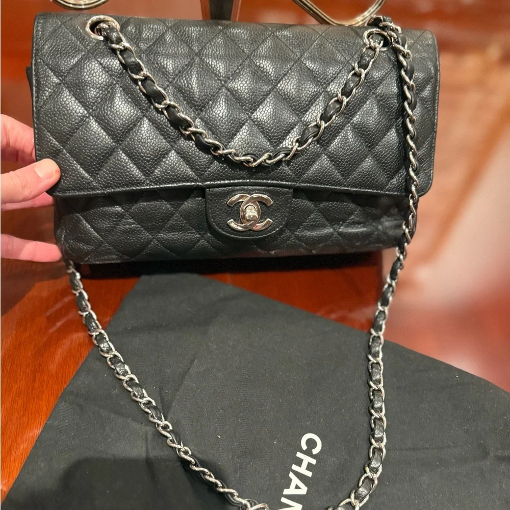 Stunning caviar leather Chanel Medium Classic Double Flap black Silver Hardware